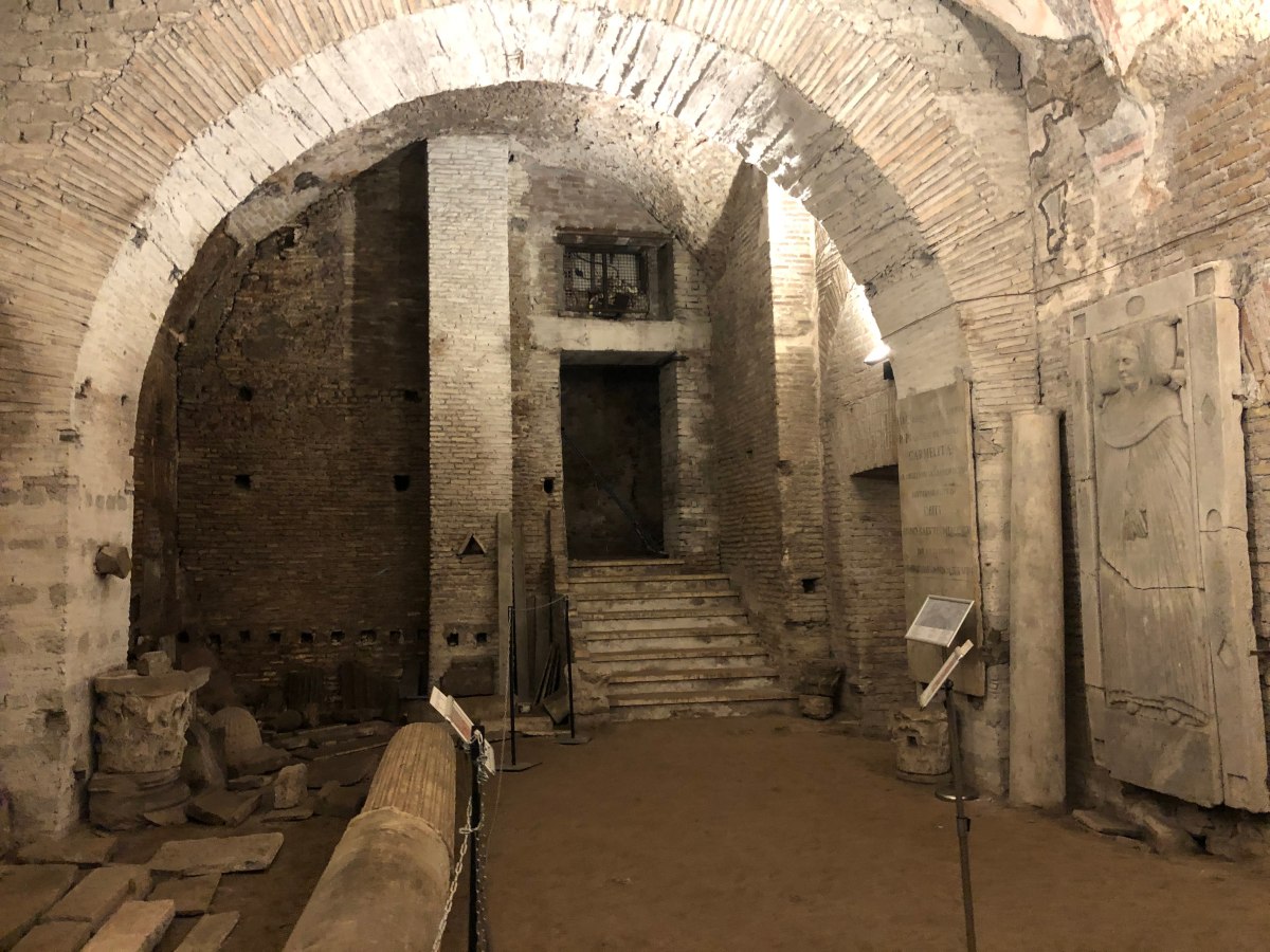 ローマの教会は、地下が面白い！　サンティ・シルヴェストロ・エ・マルティーノ・アイ・モンティ聖堂